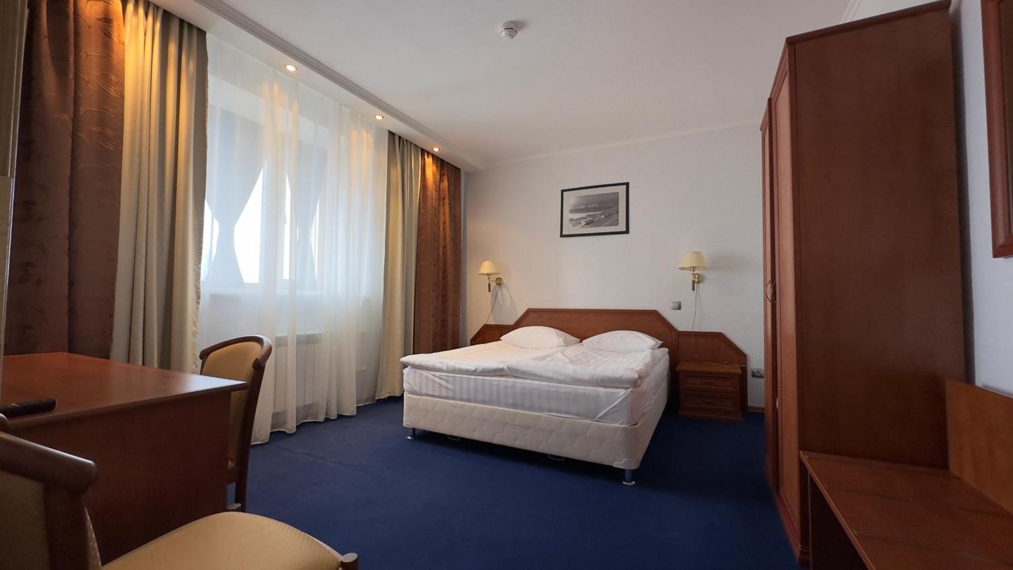 Hotel Pyramiden Buitenkant foto